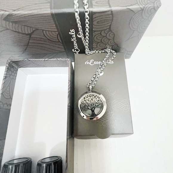 New mEssential Oil Tree Of Life Diffuser Necklace Aromatherapy Set - Picture 2 of 4